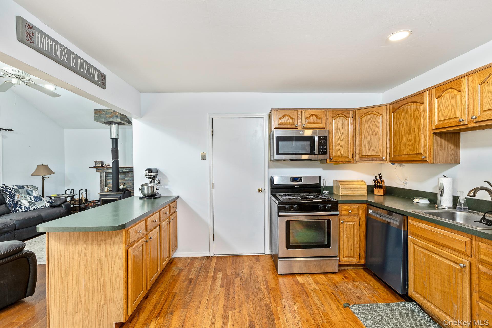 Single Family Evergreen Drive Suffolk County, NY 11949, MLS-1043961-19