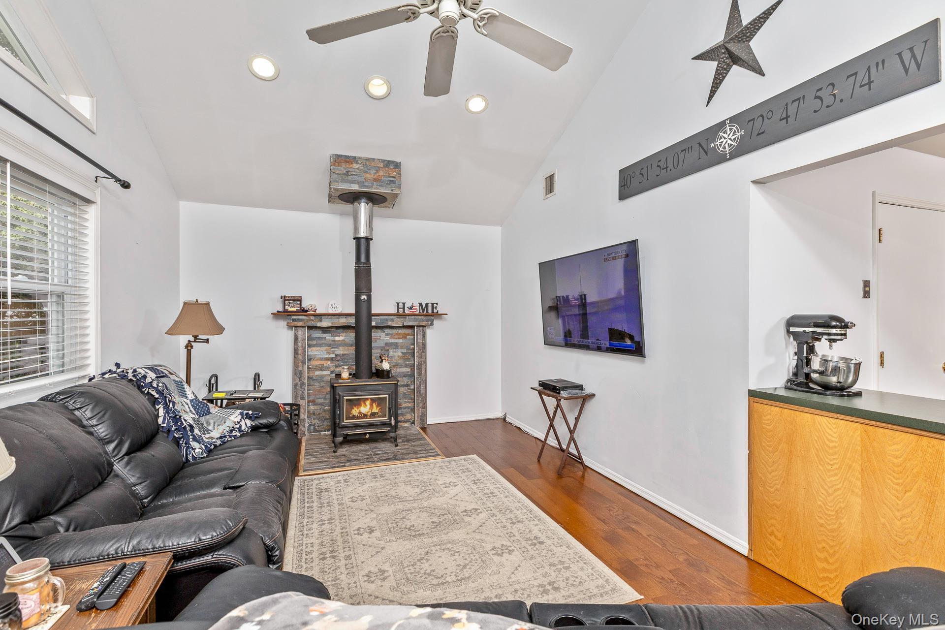 Single Family Evergreen Drive Suffolk County, NY 11949, MLS-1043961-23