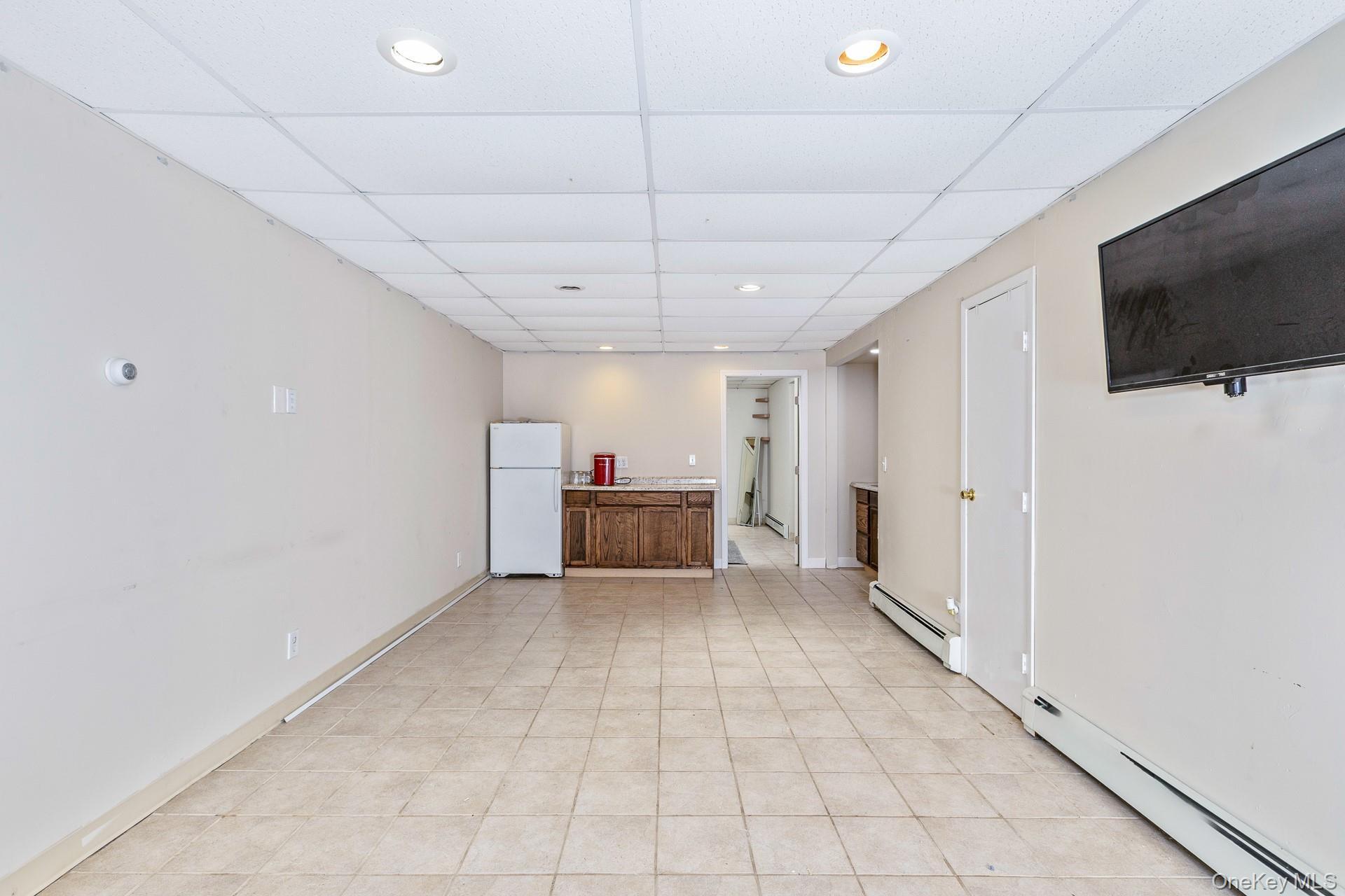 Single Family Evergreen Drive Suffolk County, NY 11949, MLS-1043961-25