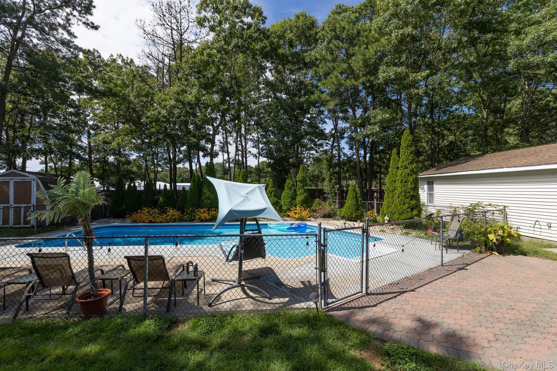 Single Family Evergreen Drive Suffolk County, NY 11949, MLS-1043961-33