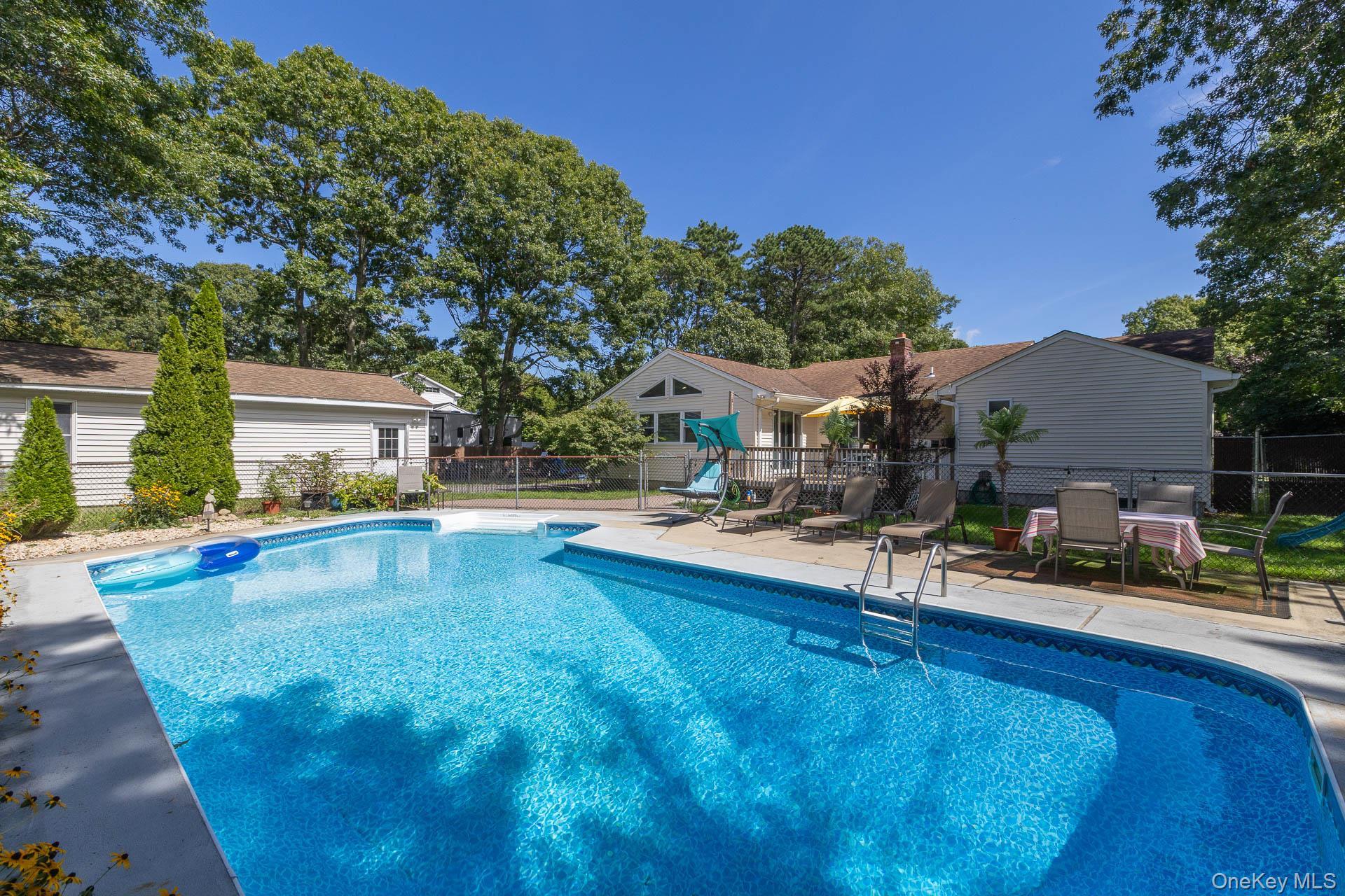 Single Family Evergreen Drive Suffolk County, NY 11949, MLS-1043961-35