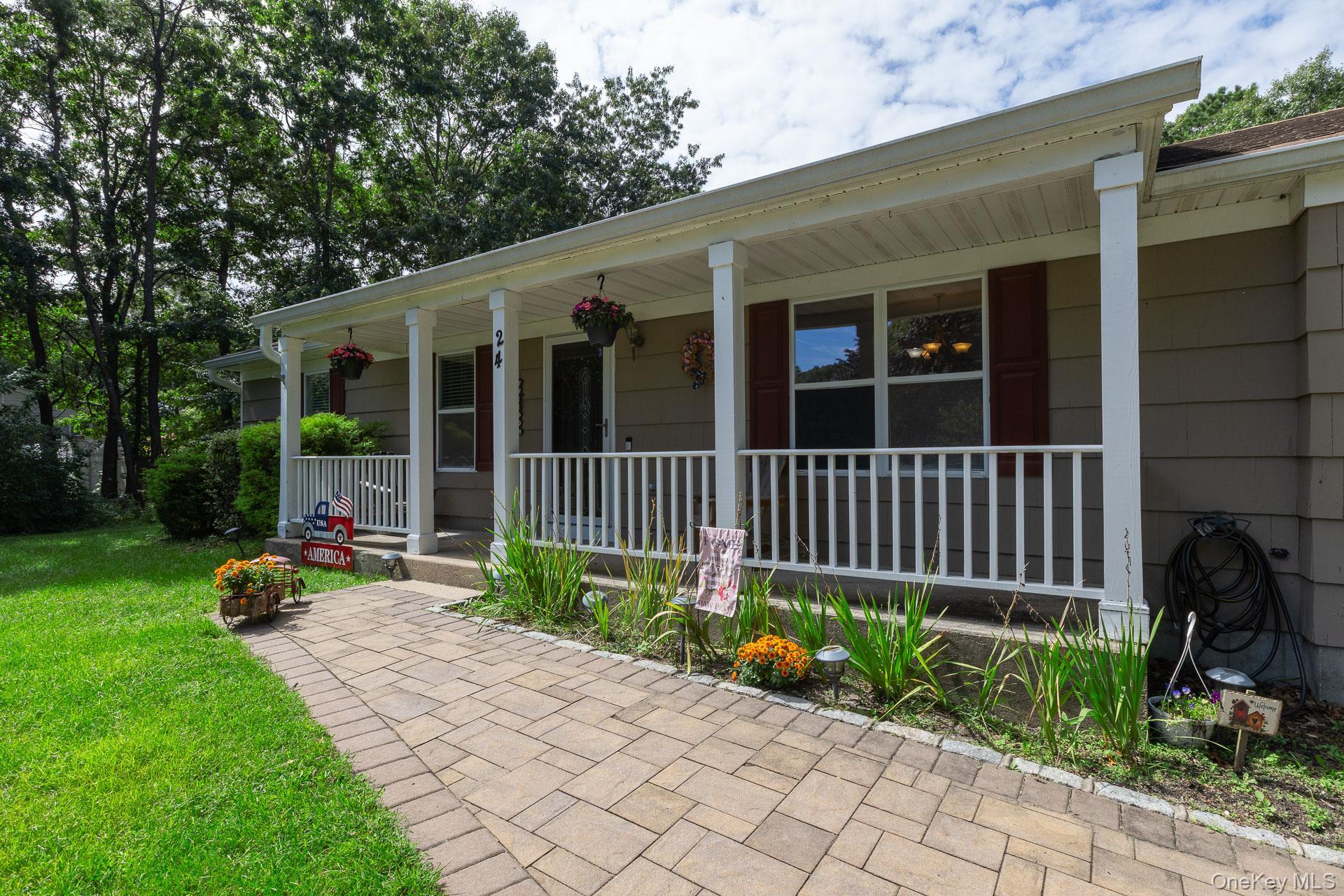 Single Family Evergreen Drive Suffolk County, NY 11949, MLS-1043961-4