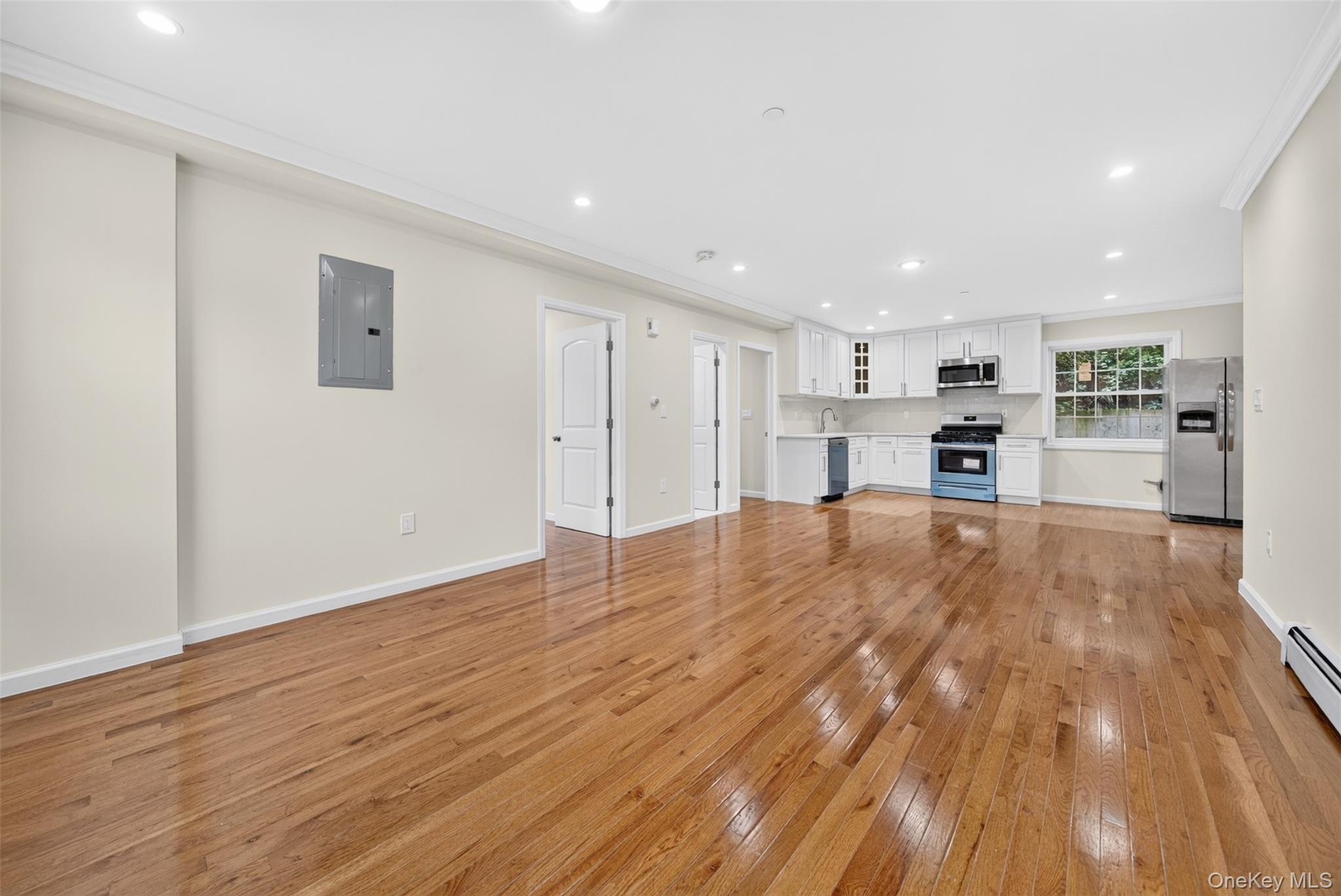 Single Family 85th Avenue  Queens, NY 11432, MLS-1043962-12