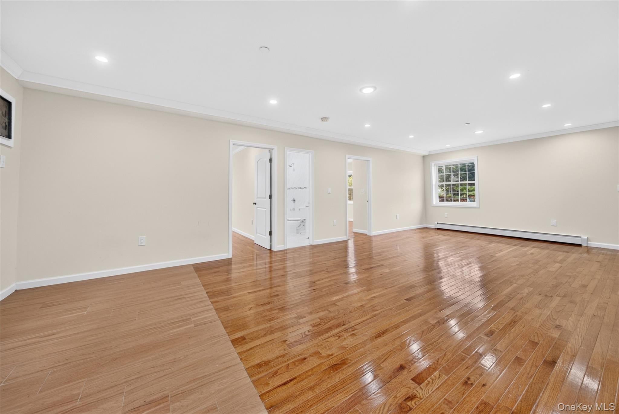 Single Family 85th Avenue  Queens, NY 11432, MLS-1043962-14