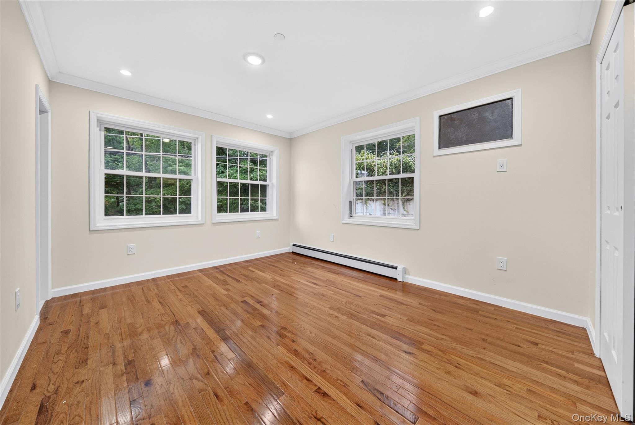 Single Family 85th Avenue  Queens, NY 11432, MLS-1043962-19