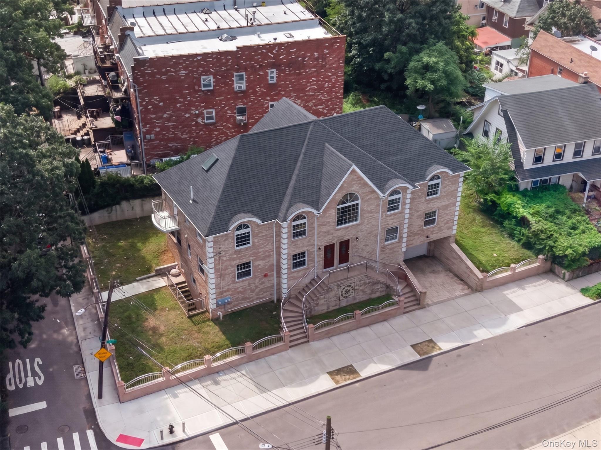 Single Family 85th Avenue  Queens, NY 11432, MLS-1043962-2