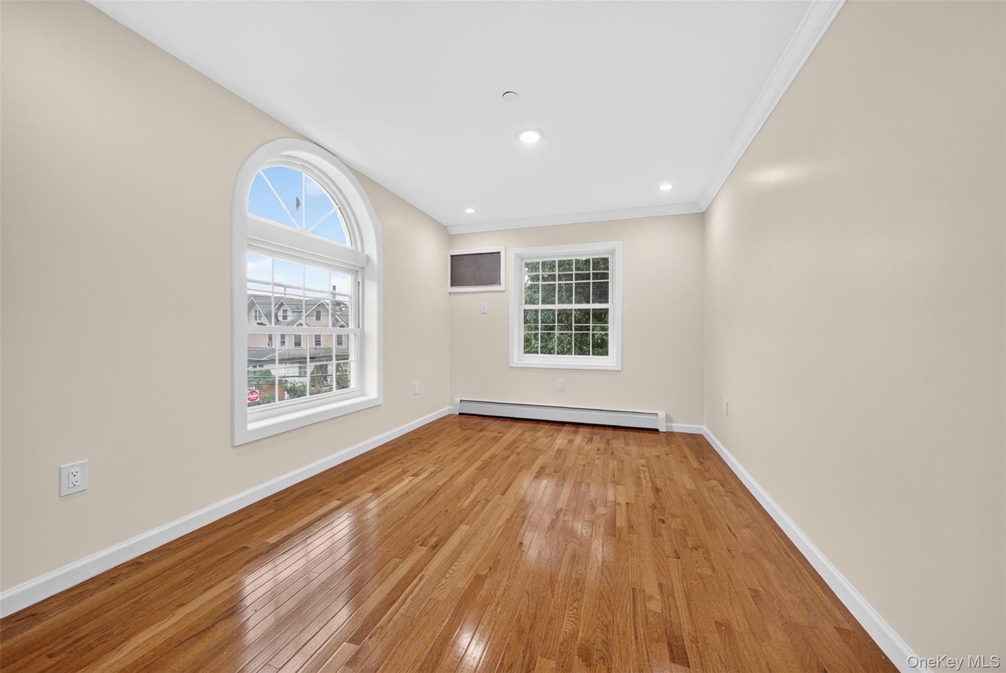 Single Family 85th Avenue  Queens, NY 11432, MLS-1043962-23