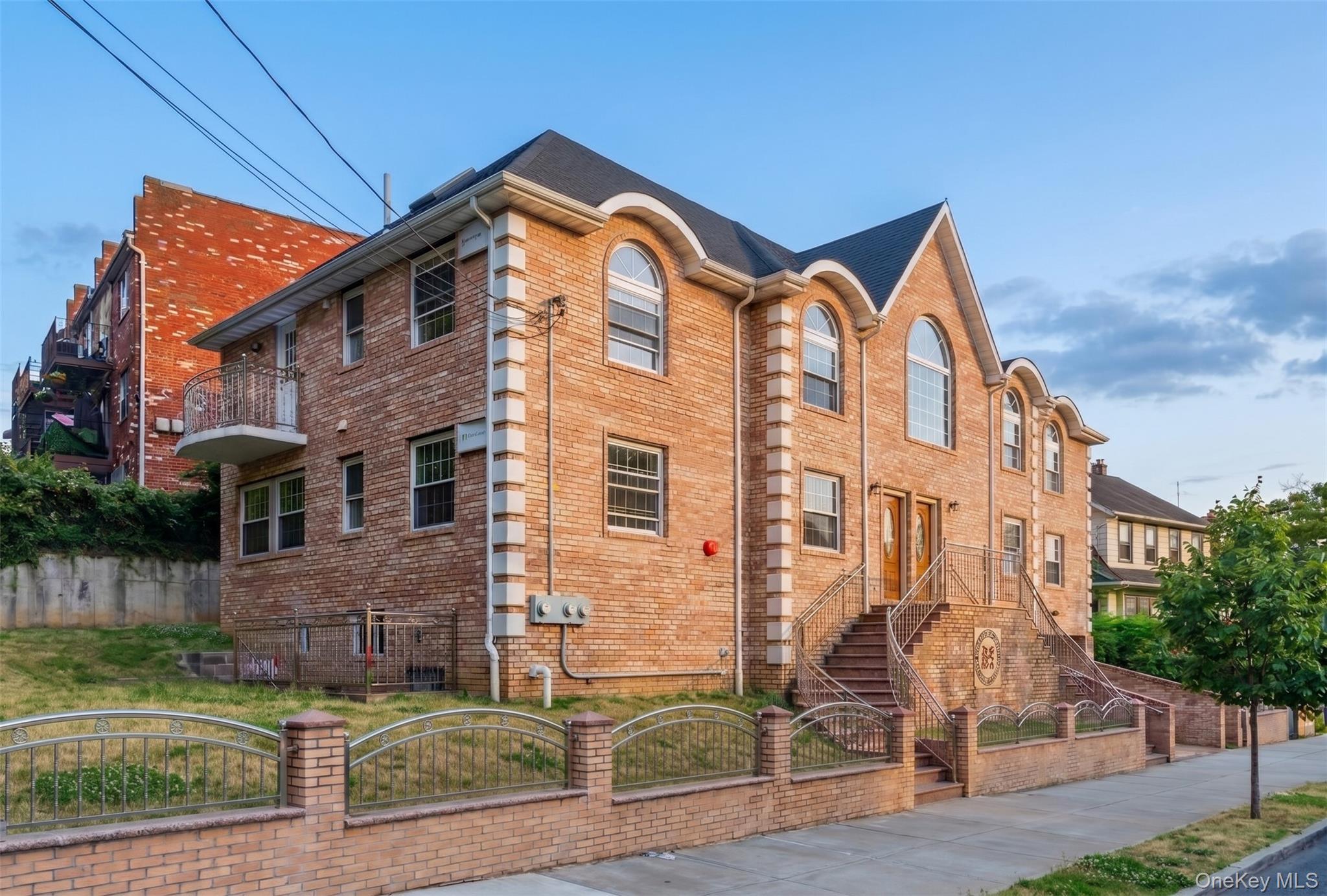 Single Family 85th Avenue  Queens, NY 11432, MLS-1043962-3