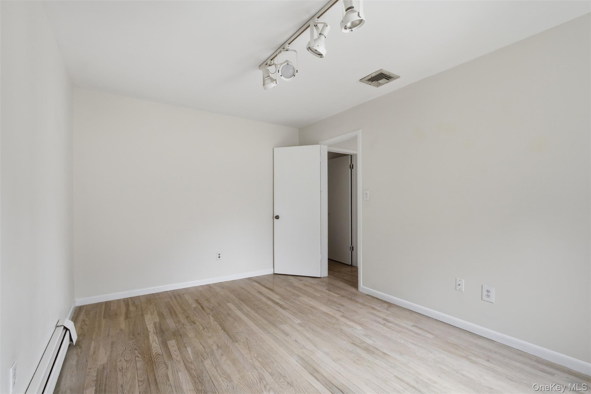 Single Family Dakota Court Rockland County, NY 10901, MLS-1043969-29