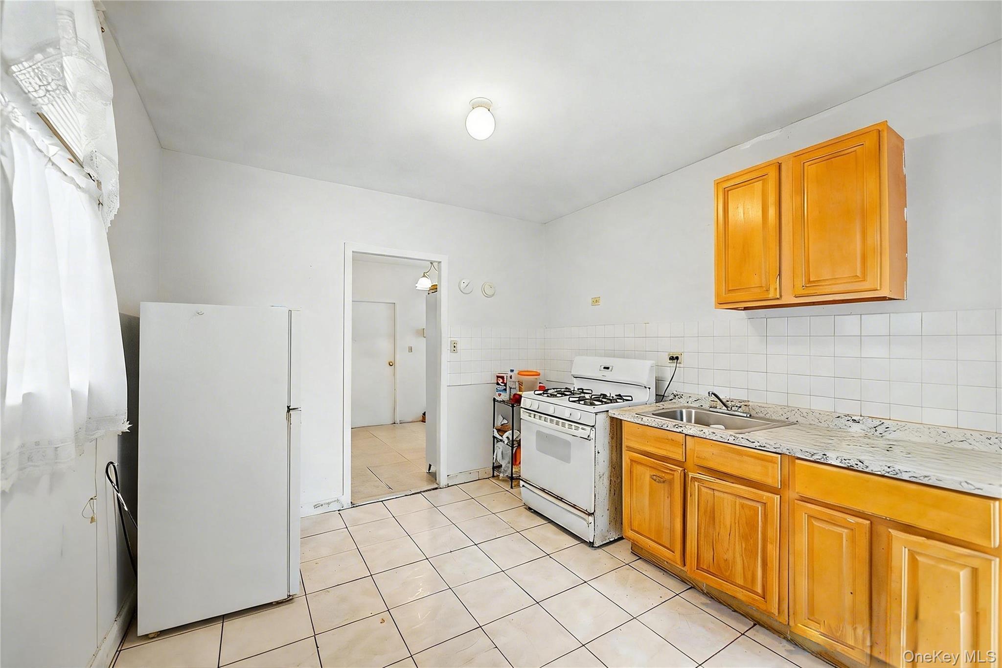 Single Family 43rd Avenue Queens, NY 11368, MLS-1043992-11