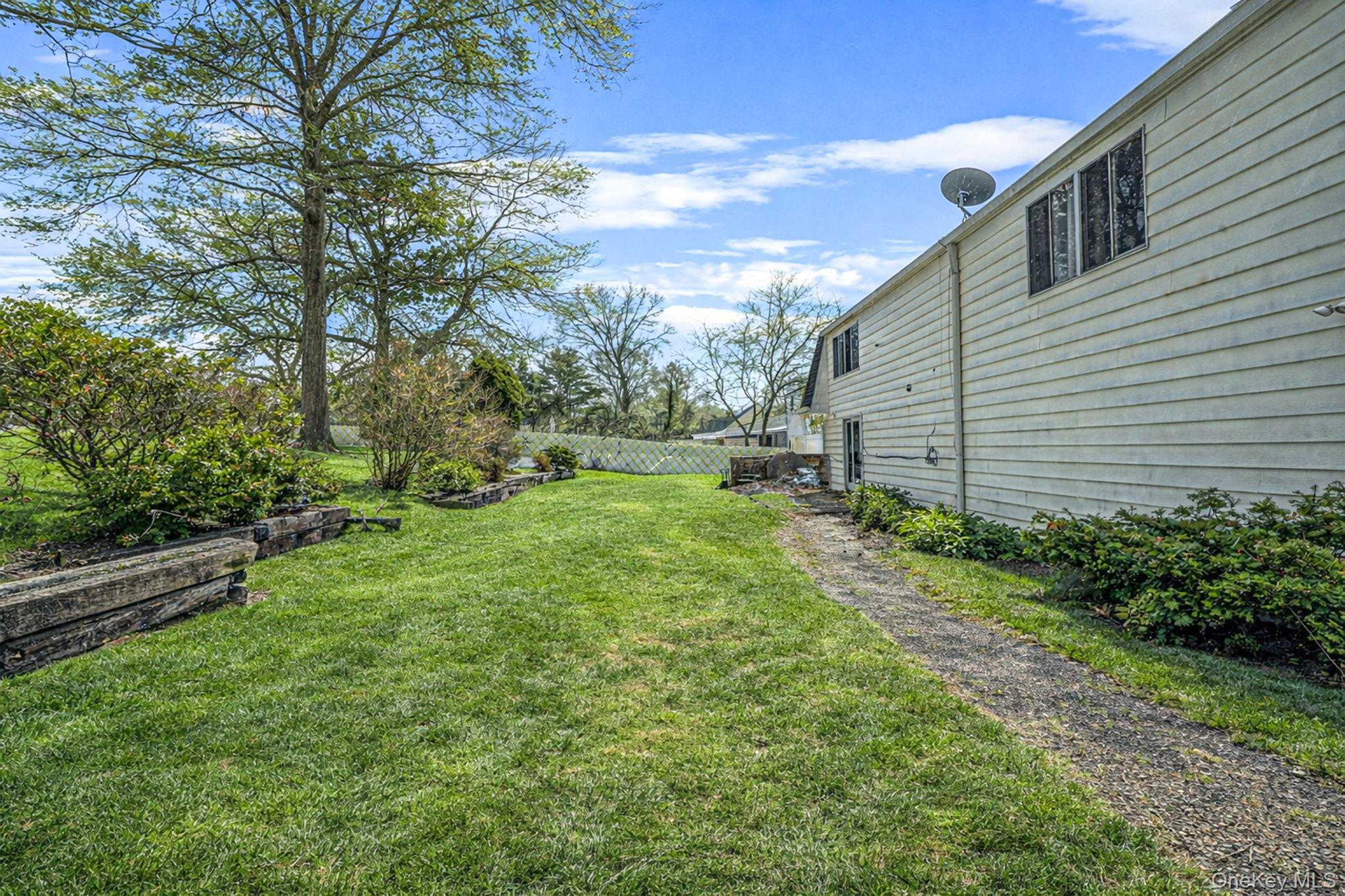 Single Family Meyer Lane Suffolk County, NY 11763, MLS-1044007-11