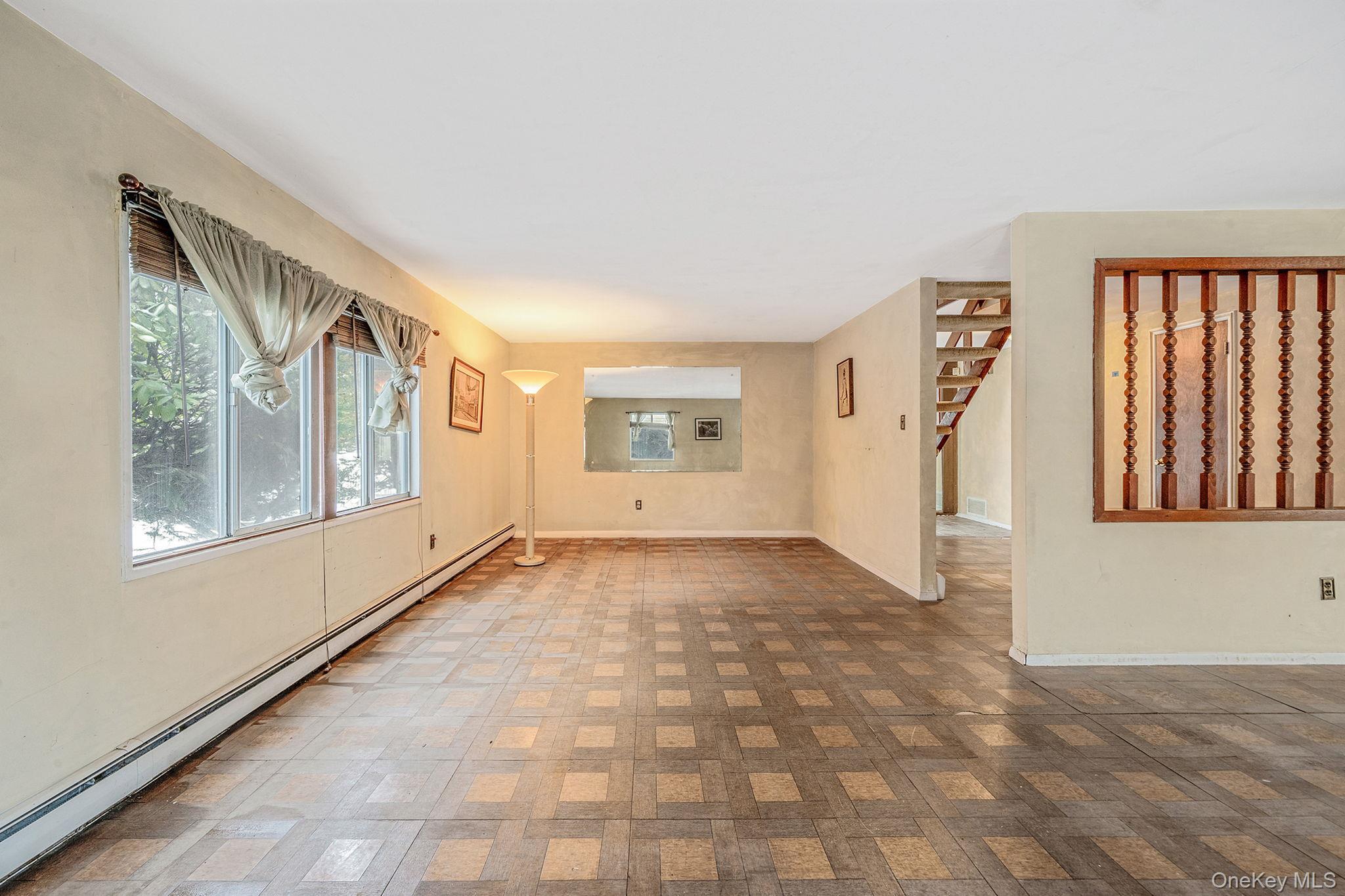 Single Family Meyer Lane Suffolk County, NY 11763, MLS-1044007-13