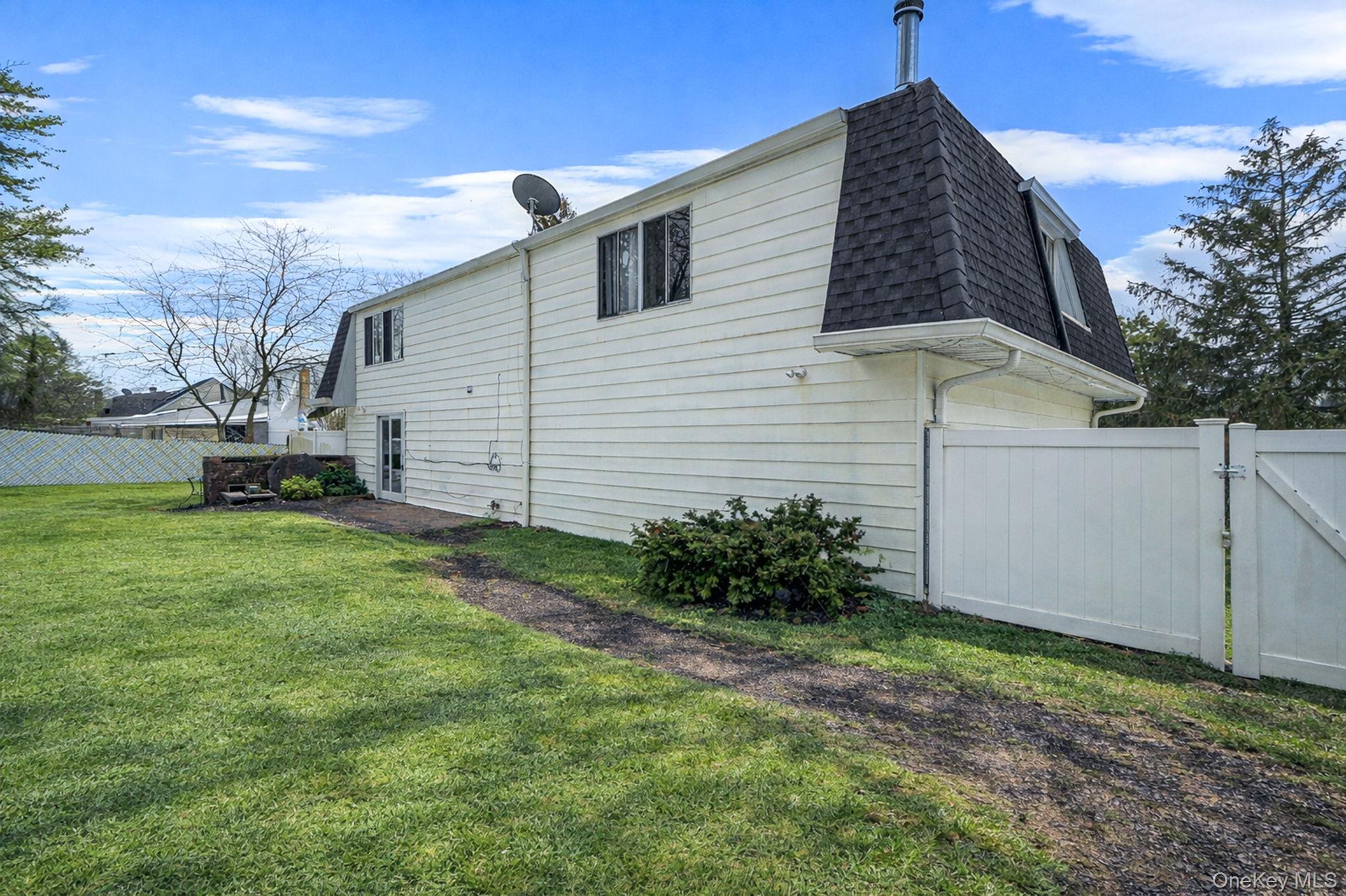 Single Family Meyer Lane Suffolk County, NY 11763, MLS-1044007-6