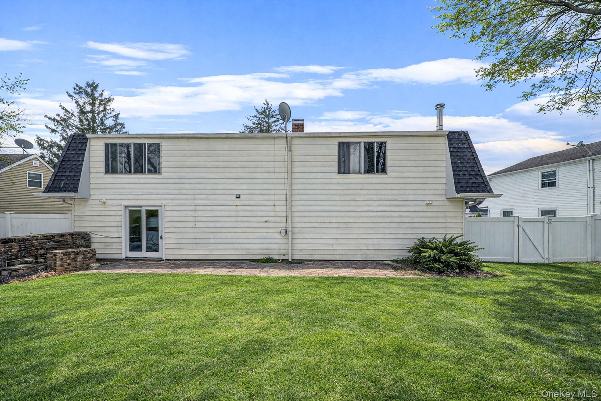 Single Family Meyer Lane Suffolk County, NY 11763, MLS-1044007-8