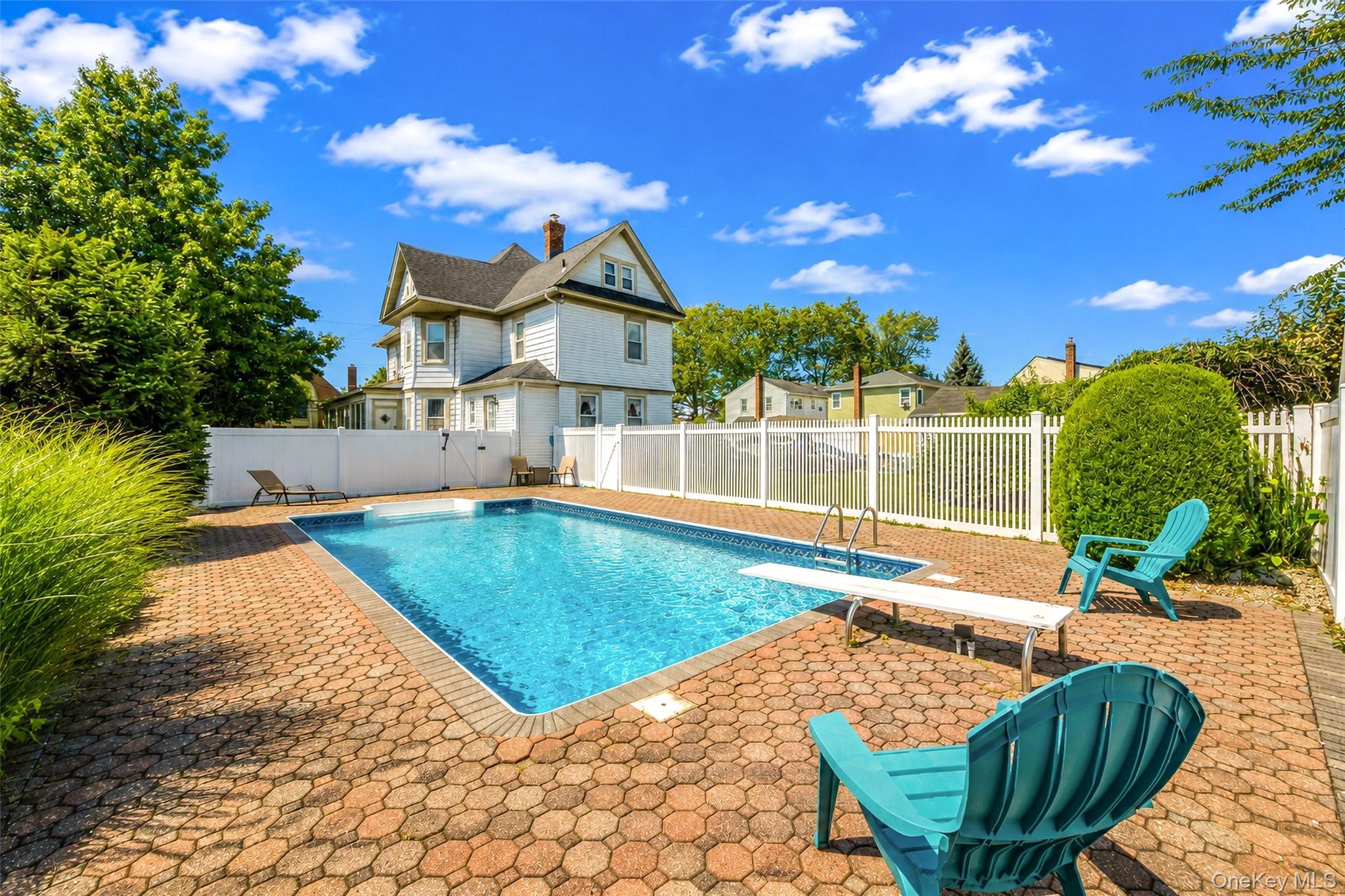 Single Family Rockaway Avenue  Nassau County, NY 11581, MLS-1044019-17