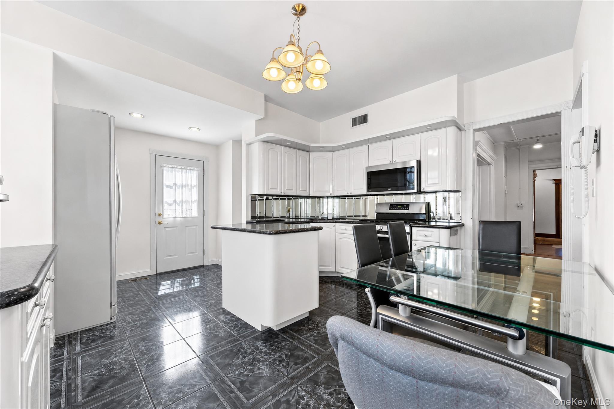 Single Family Rockaway Avenue  Nassau County, NY 11581, MLS-1044019-18