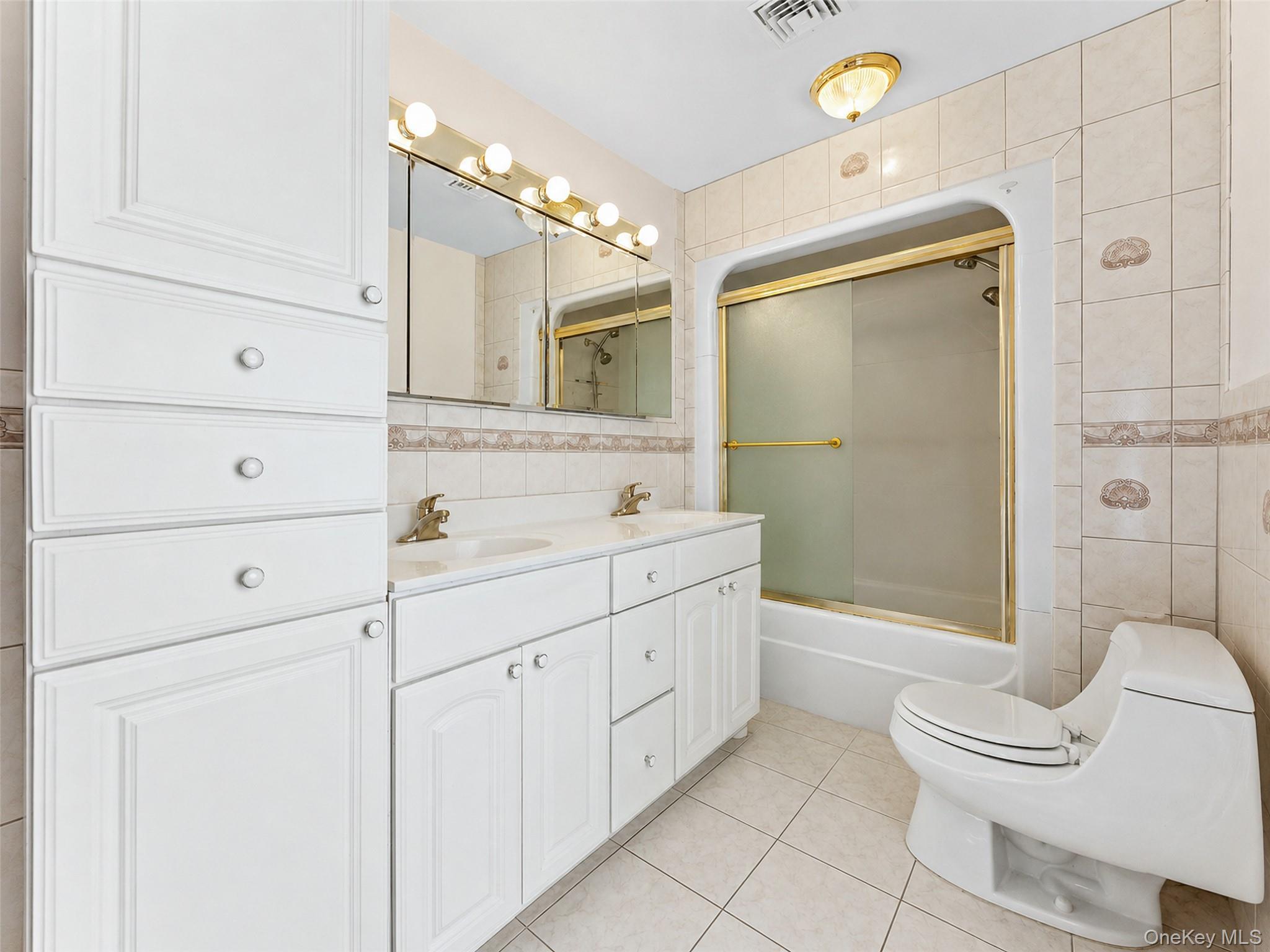 Single Family Rockaway Avenue  Nassau County, NY 11581, MLS-1044019-26