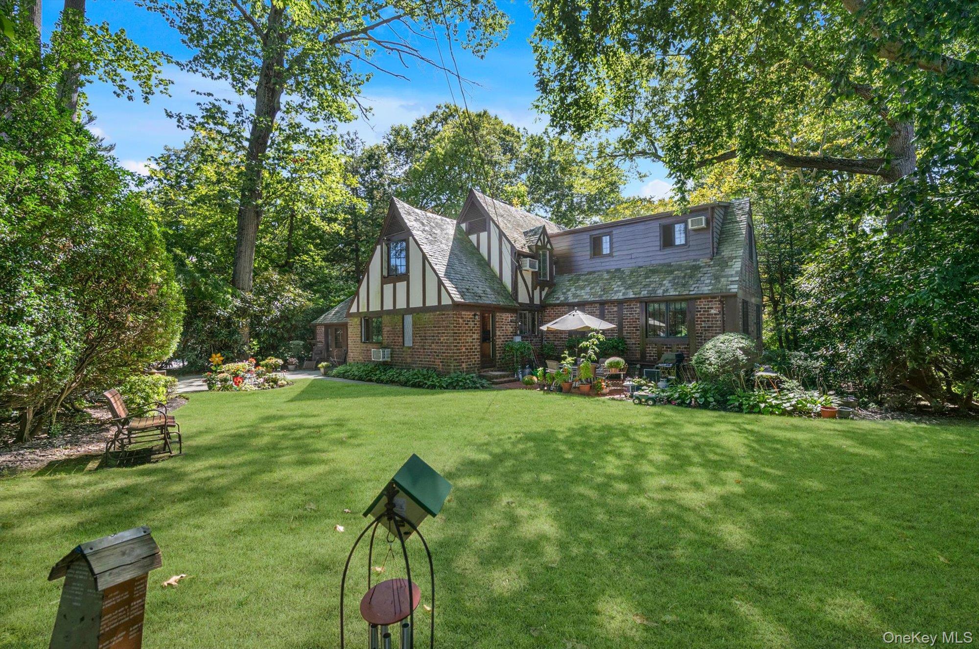Single Family Wensley Drive Nassau County, NY 11020, MLS-1044041-24