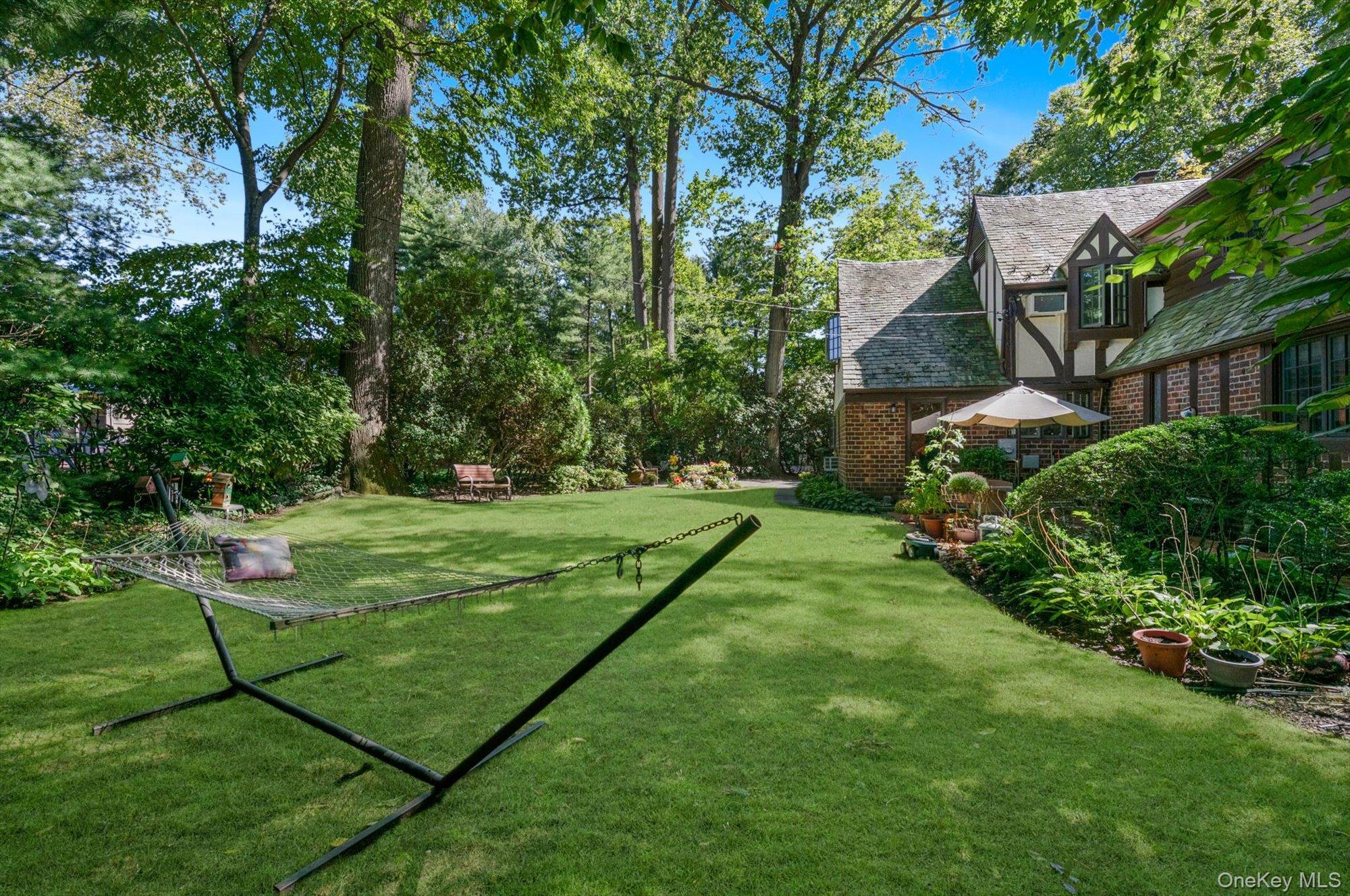 Single Family Wensley Drive Nassau County, NY 11020, MLS-1044041-25