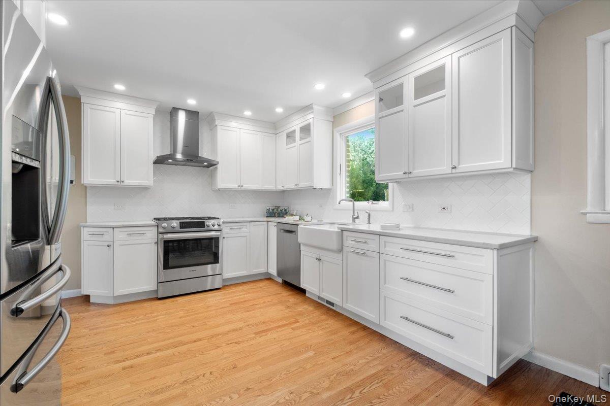 Single Family Dartmouth Terrace Westchester County, NY 10607, MLS-1044042-11