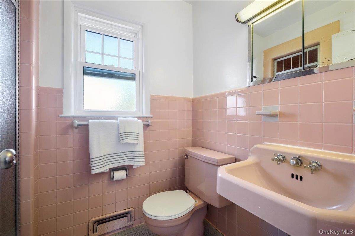 Single Family Dartmouth Terrace Westchester County, NY 10607, MLS-1044042-21
