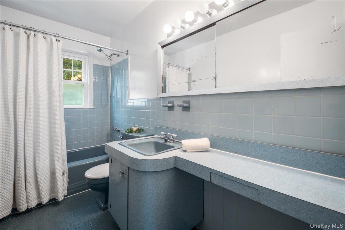 Single Family Dartmouth Terrace Westchester County, NY 10607, MLS-1044042-24