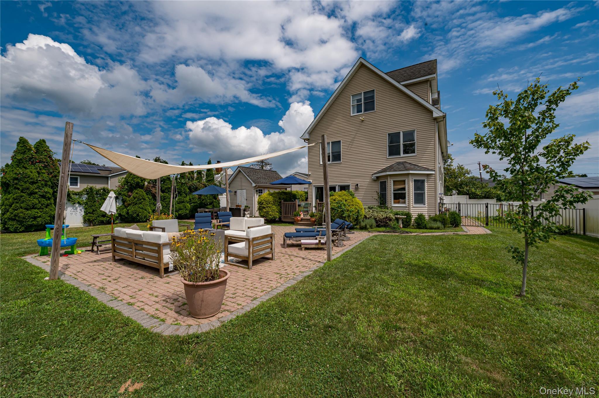 Single Family Vanderbilt Boulevard  Suffolk County, NY 11769, MLS-1044054-22