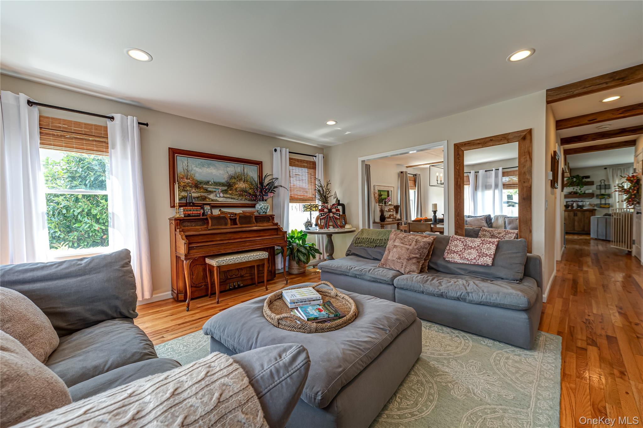 Single Family Vanderbilt Boulevard  Suffolk County, NY 11769, MLS-1044054-4