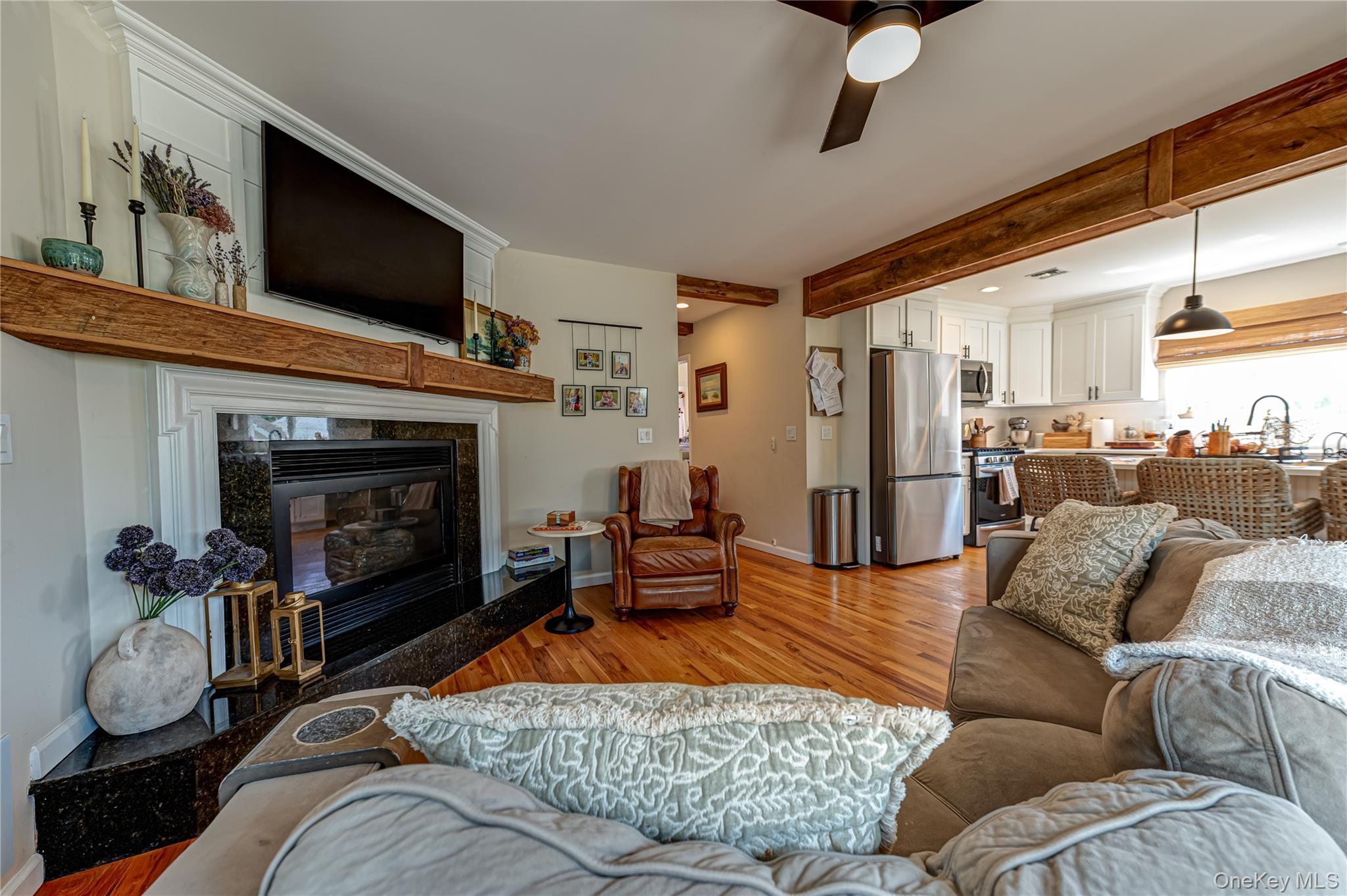 Single Family Vanderbilt Boulevard  Suffolk County, NY 11769, MLS-1044054-9
