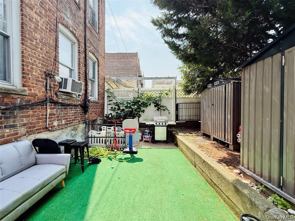 Single Family Radcliff Avenue  Bronx, NY 10462, MLS-1044105-24