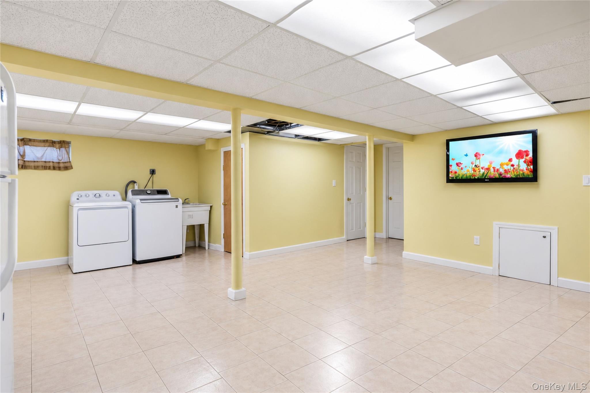 Single Family Ivanhoe Drive Nassau County, NY 11566, MLS-1044116-23