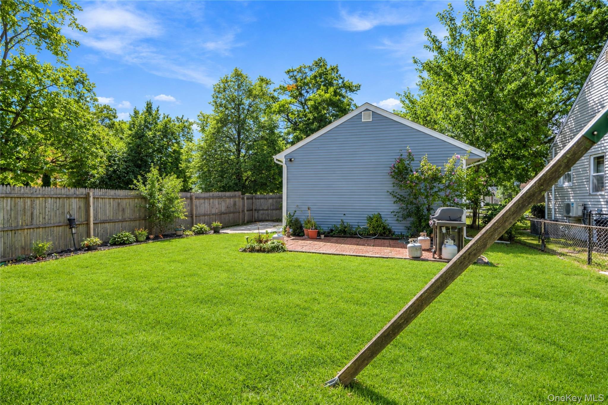 Single Family Ivanhoe Drive Nassau County, NY 11566, MLS-1044116-25