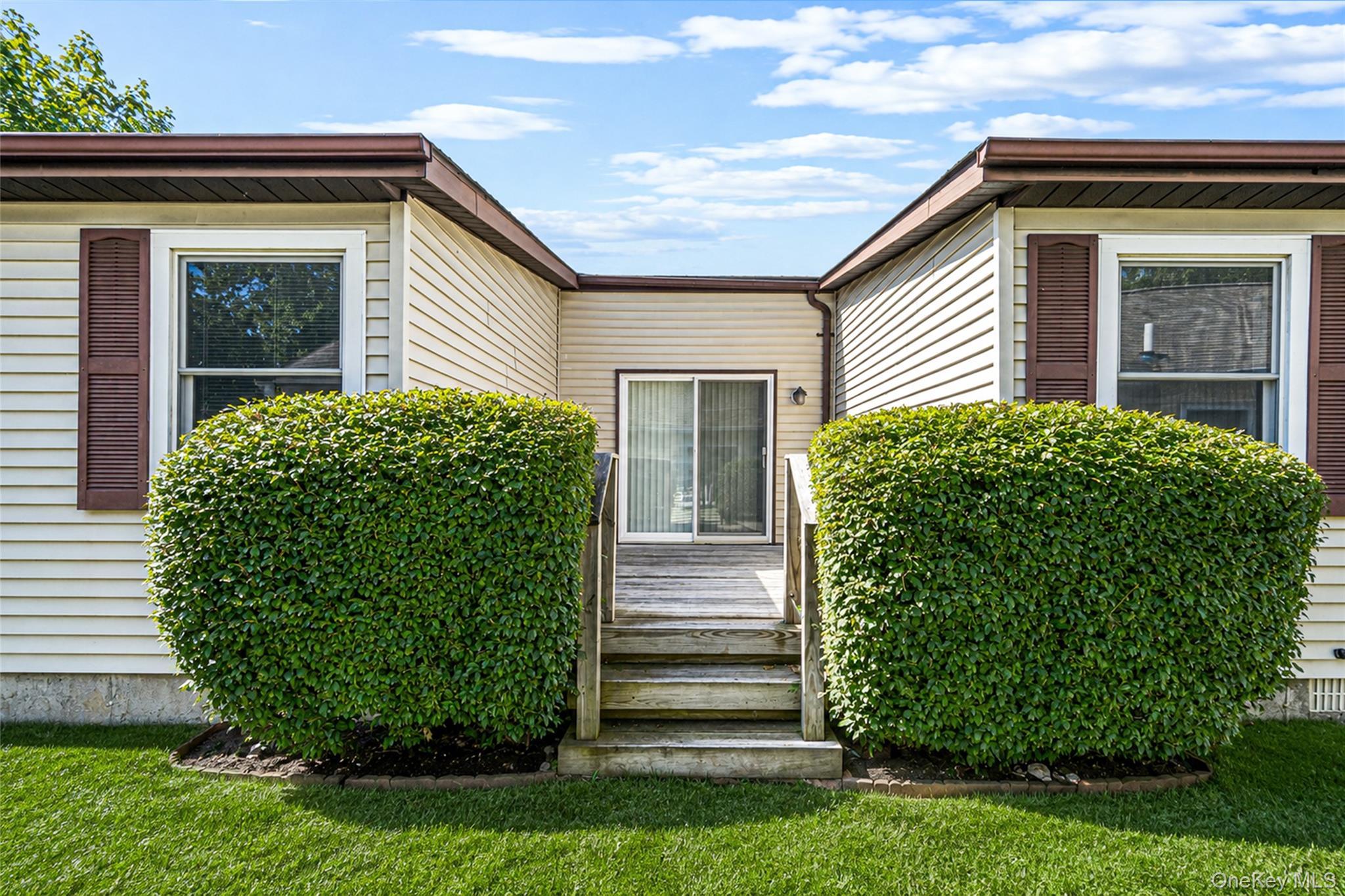 Single Family Dogwood Lane Suffolk County, NY 11949, MLS-1044125-16
