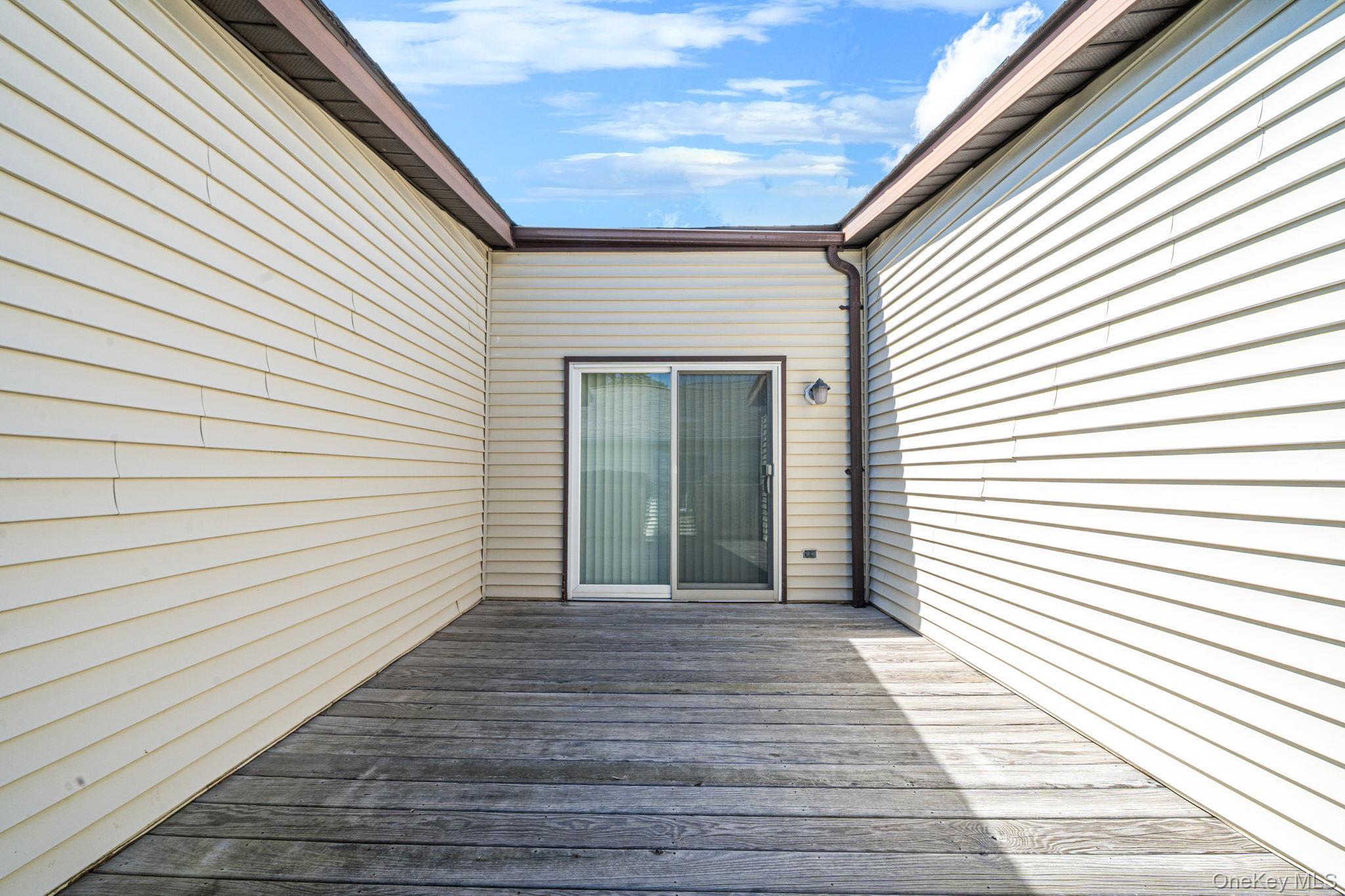 Single Family Dogwood Lane Suffolk County, NY 11949, MLS-1044125-17