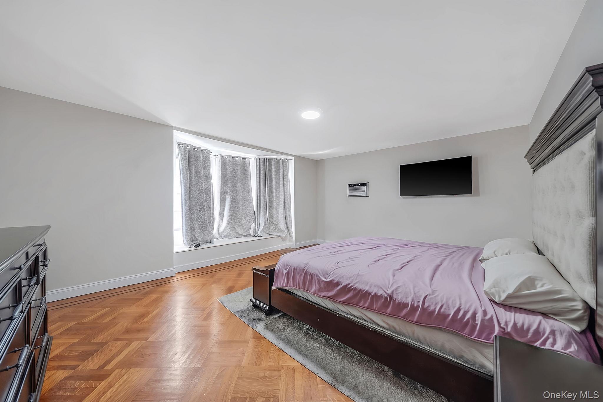 Single Family Clintonville Street Queens, NY 11357, MLS-1044134-12