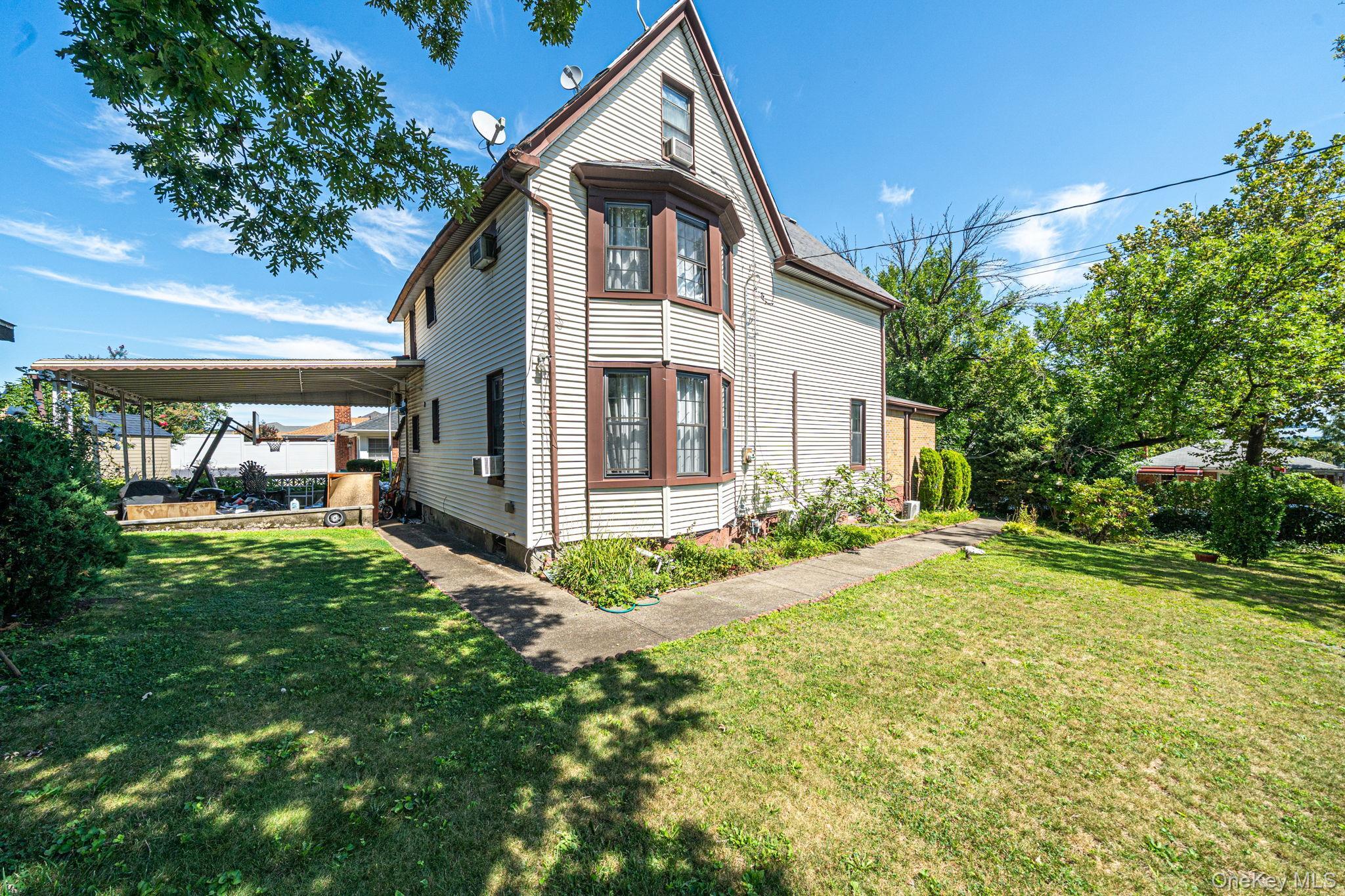 Single Family Clintonville Street Queens, NY 11357, MLS-1044134-28