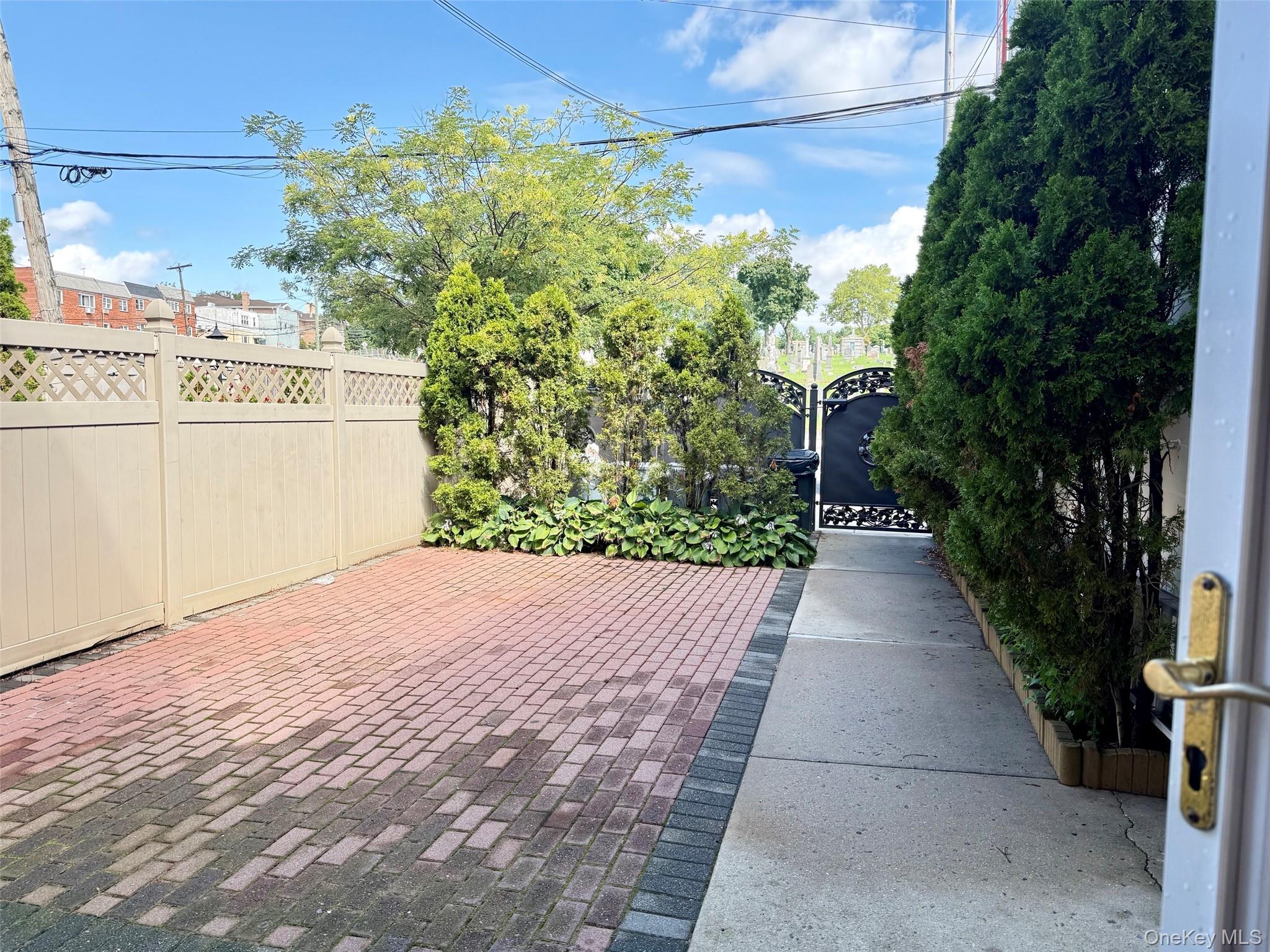 Single Family Metropolitan Avenue Queens, NY 11379, MLS-1044145-16