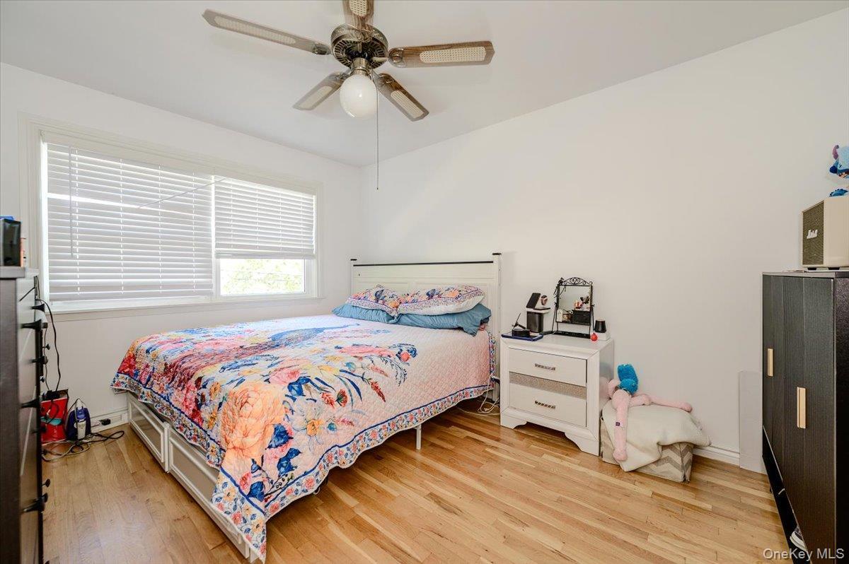 Single Family Tiemann Avenue Bronx, NY 10469, MLS-1044179-11