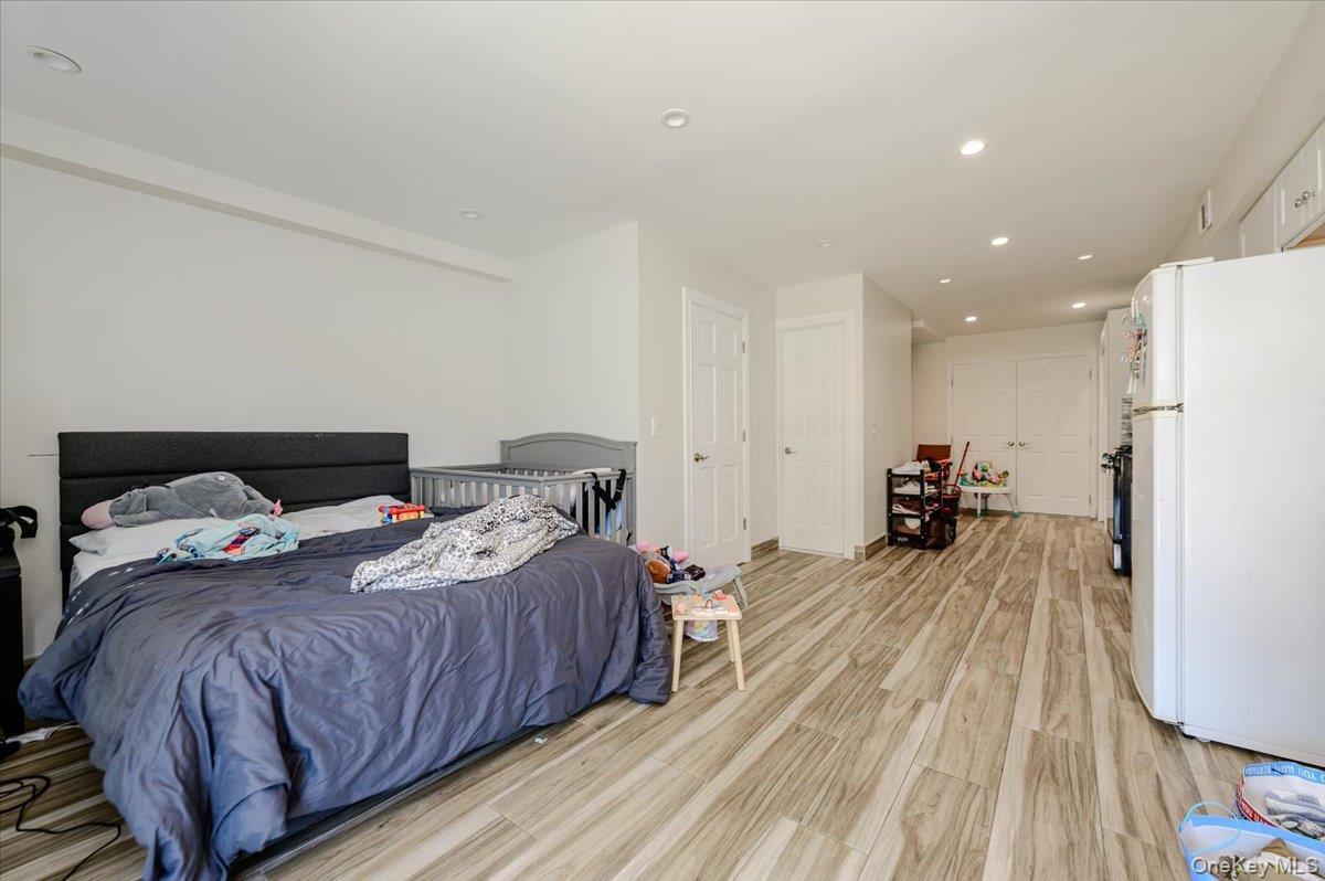 Single Family Tiemann Avenue Bronx, NY 10469, MLS-1044179-17