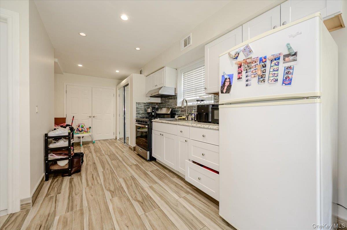 Single Family Tiemann Avenue Bronx, NY 10469, MLS-1044179-19