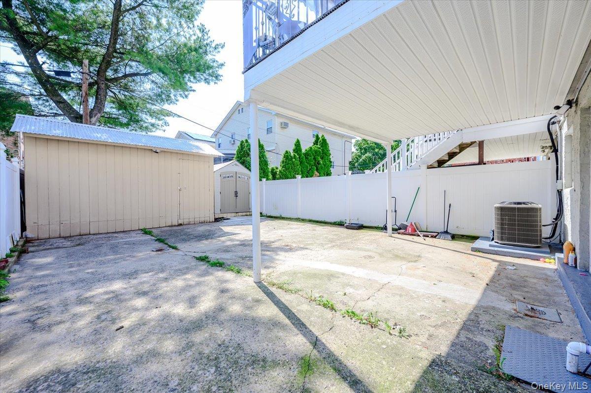 Single Family Tiemann Avenue Bronx, NY 10469, MLS-1044179-22