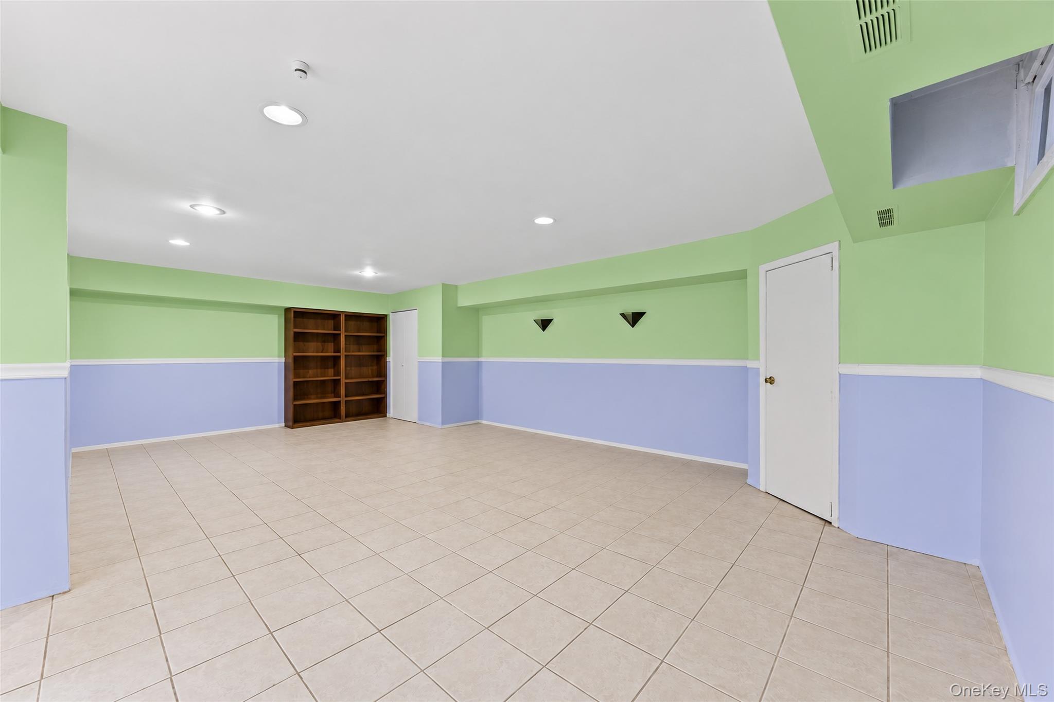 Single Family 53rd Avenue Queens, NY 11364, MLS-1044185-23