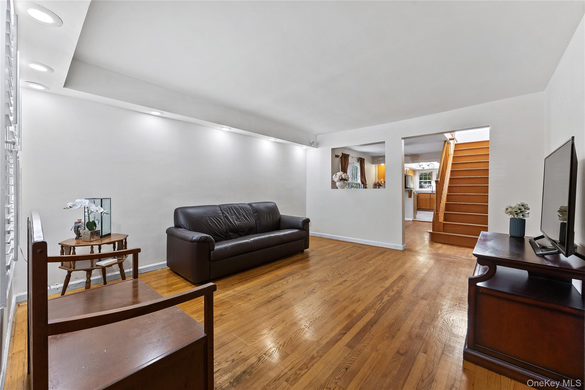 Single Family 53rd Avenue Queens, NY 11364, MLS-1044185-3