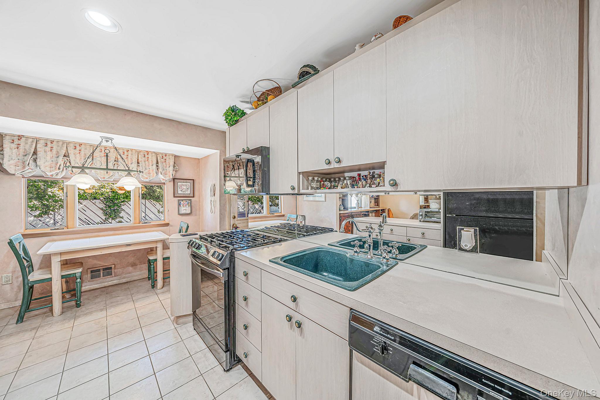 Single Family Burlington Avenue  Suffolk County, NY 11729, MLS-1044189-12