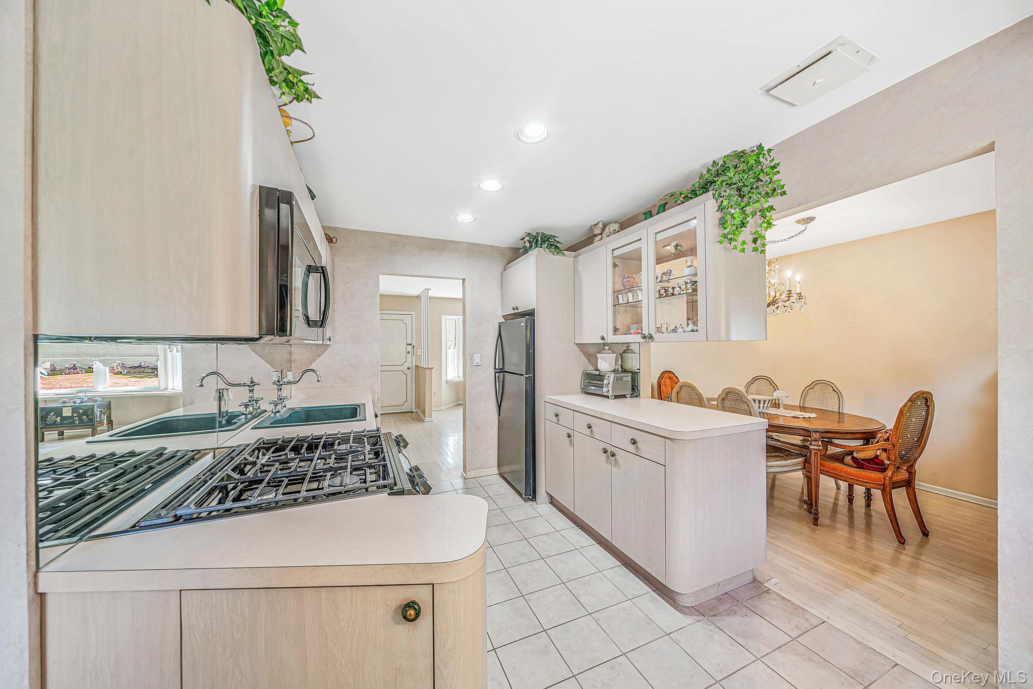 Single Family Burlington Avenue  Suffolk County, NY 11729, MLS-1044189-13