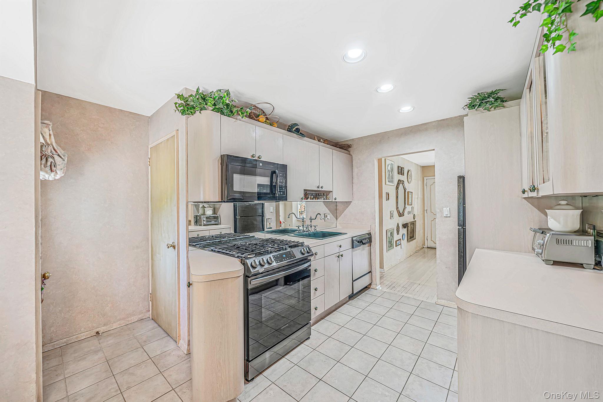 Single Family Burlington Avenue  Suffolk County, NY 11729, MLS-1044189-14