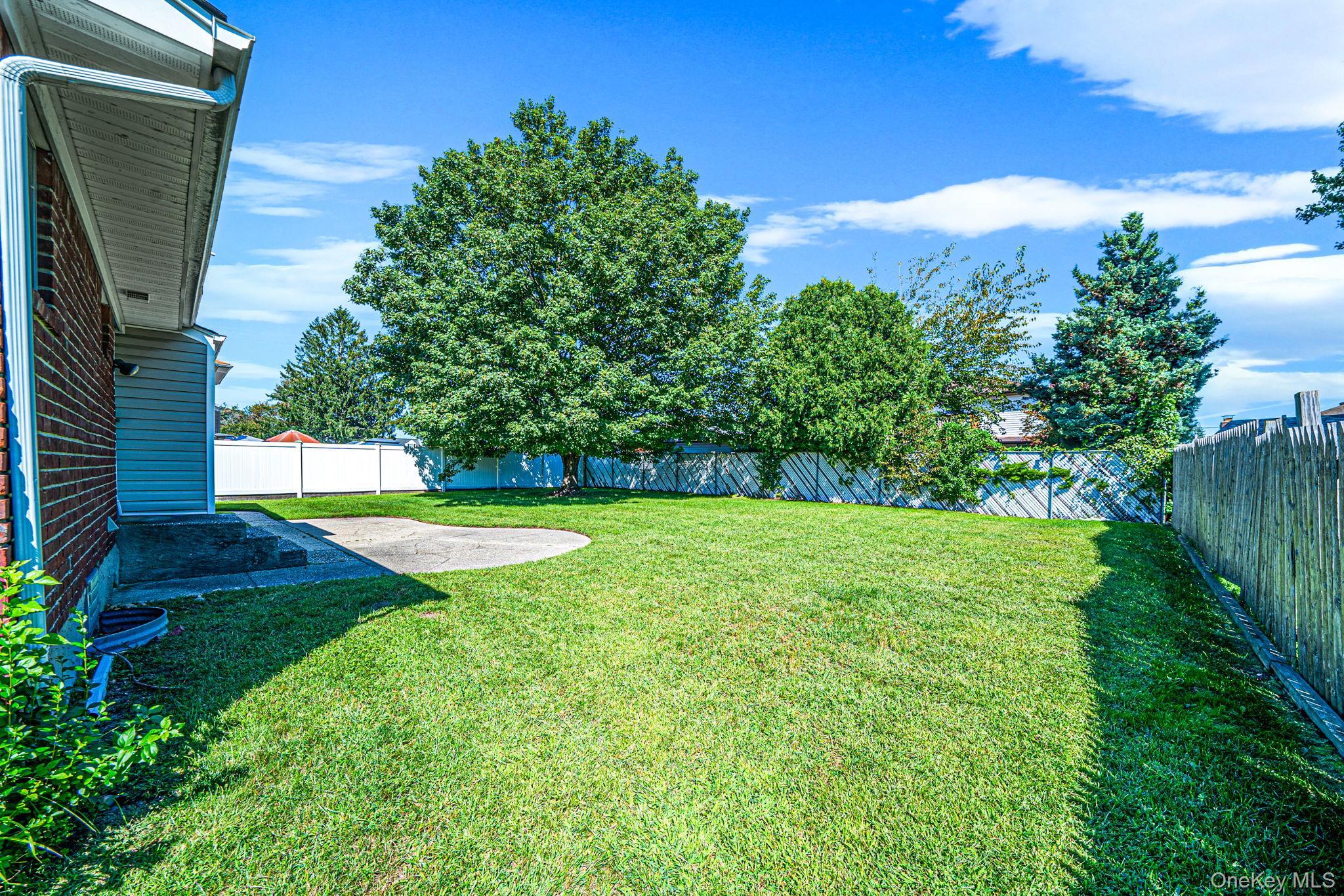 Single Family Burlington Avenue  Suffolk County, NY 11729, MLS-1044189-6