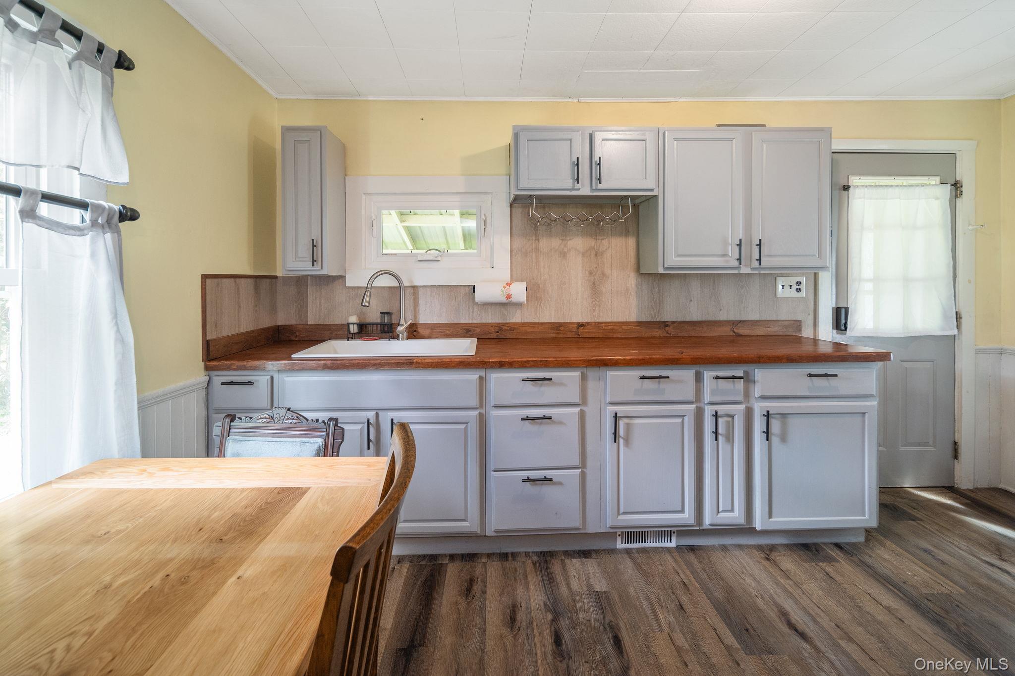 Single Family Pleasant Valley Rd, Fultonham Out Of Area, NY 12071, MLS-1044228-22