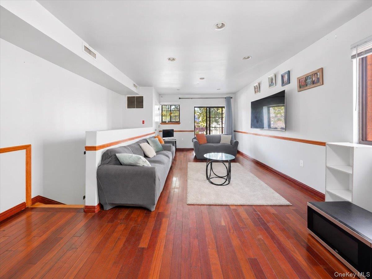 Single Family E 231st Street  Bronx, NY 10466, MLS-1044230-14