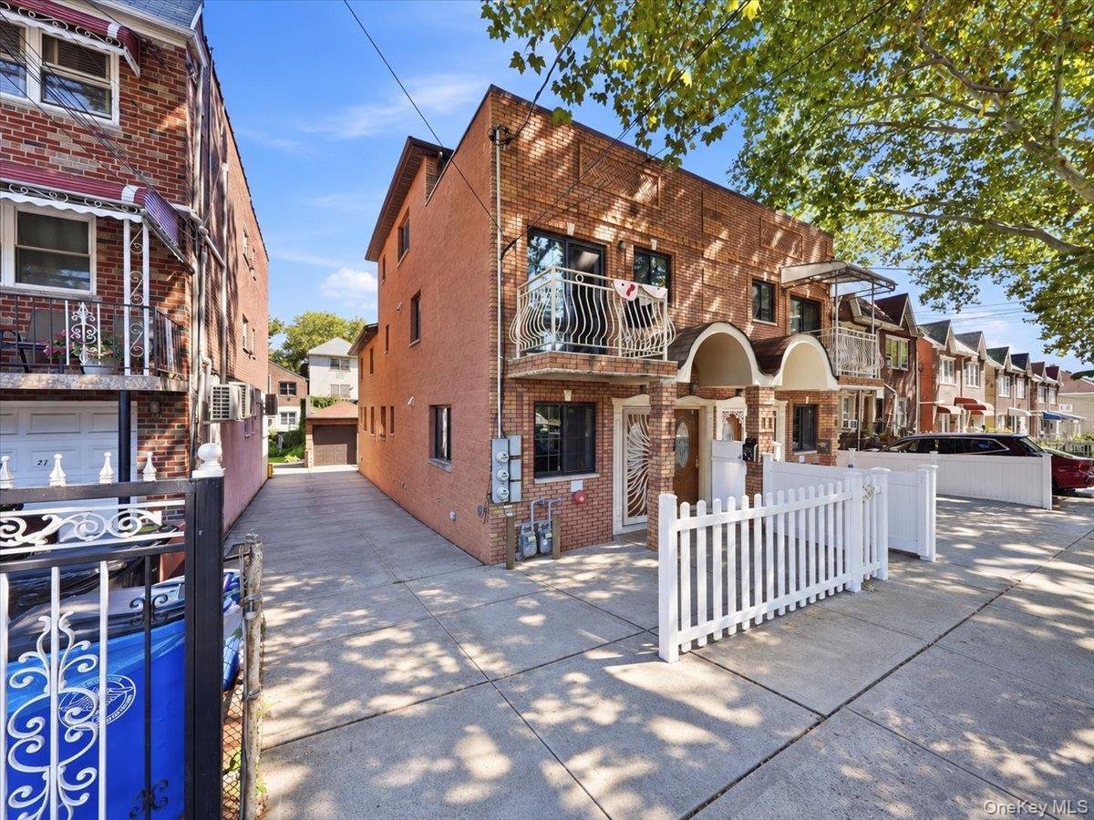 Single Family E 231st Street  Bronx, NY 10466, MLS-1044230-2